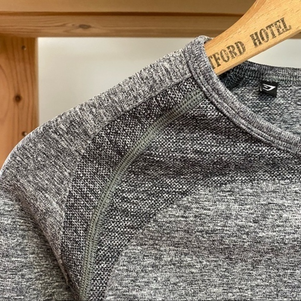 Gymshark Gray Flex Sports Long Sleeve Athletic Cutout Crop Top Small - Picture 7 of 14